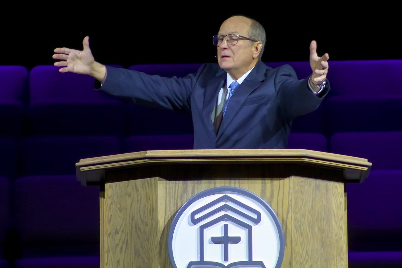 Preaching from an open Bible